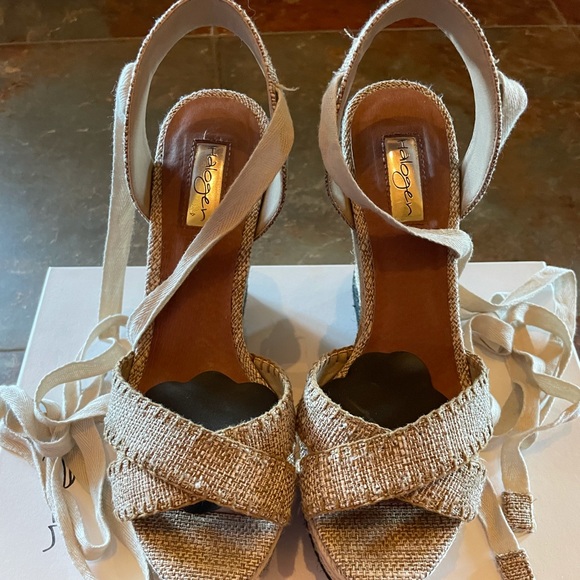 Halogen ankle tie wedges. - Picture 2 of 8